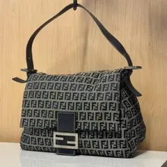 Item thumbnail for item bb6fa3d4-99b7-4ef8-a838-790384fdfed4