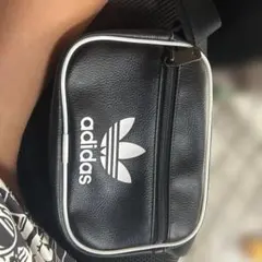 adidas ショルダーバッグのサムネイル
