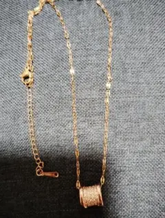 キラキラな上品なネックレス