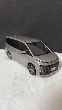 トヨタ エスクァイア カラーサンプル 1/30 ミニカー 非売品 - メルカリ