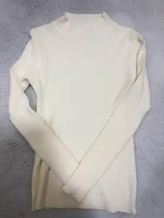 タートルネック　ホワイト　生成り
