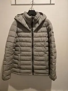 DKNY フード付きグレー ダウンジャケット