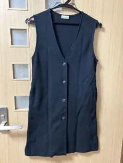 branshes 紺色　ジレ　１３０センチ