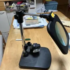 LEDライト付きスタンド式ルーペ