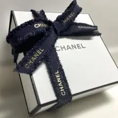 CHANEL ギフトボックス リボン付きのサムネイル