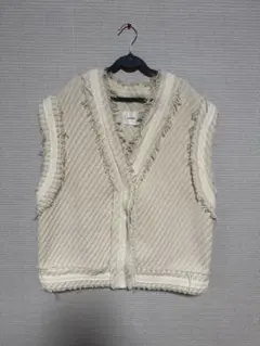 ATAWD フリンジ付きニットベスト アイボリー