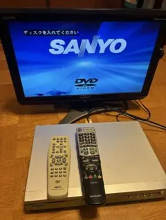 SANYO DVDプレーヤーと　おまけSHARPモニターセットのサムネイル