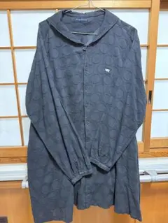 未使用✨　ドラッグストアーズ ドット柄長袖Ａラインロングシャツ　黒　サイズFのサムネイル