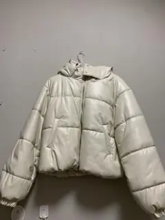 アイボリー フード付きダウンジャケット
