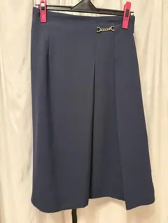 ネイビー フレアスカート 金属留め具付き