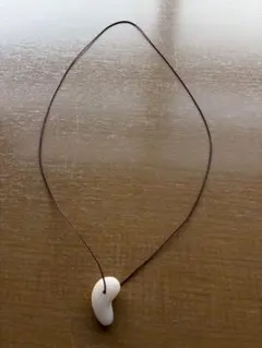 天然石 勾玉　ピンク