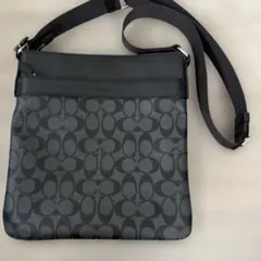 COACH ブラックレザー ショルダーバッグ