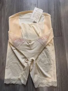 新品未使用　ワコールマタニティ　妊娠帯パンツタイプMのサムネイル