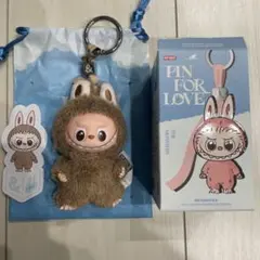 POPMART イニシャル　& ラブブ　PIN FOR LOVE