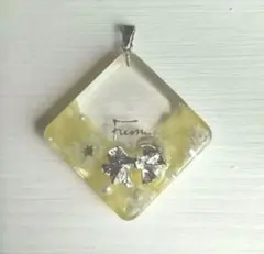 （ハンドメイド）レジンで作ったネックレスのトップNo.60