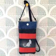 ハンドメイド スマホポーチRジーンズ他リメイク赤Fレザー帯白猫刺繍桃色