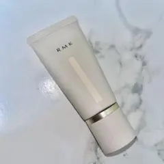 RMK クリームファンデーション アクアティックグロウ 100のサムネイル