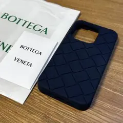 BOTTEGA VENETA ネイビー iPhoneケース　15pro