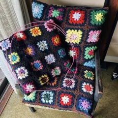 グラニースクエア　座布団　クッション　毛糸　　ハンドメイド　昭和レトロ