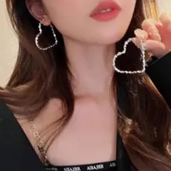 ループピアス ハート シルバー 大きめ 韓国 アクセサリー 揺れる メタリック