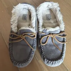 UGG グレー モカシン スエード24.5 ㎝の方向けサイズ