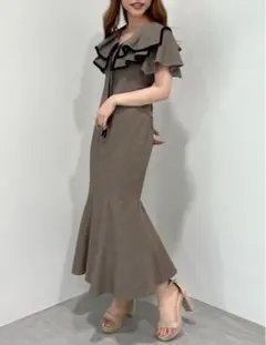 スクエアフリルマーメイドワンピース リリアンカラット(モカのみ) 2025年最新】リリアンカラット スクエアフリルマーメイド