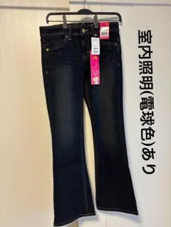 【新品タグ付き】C-SEVENTEEN レディース ブーツカットデニムのサムネイル