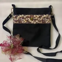 ブラックサコッシュインド刺繍リボン付き