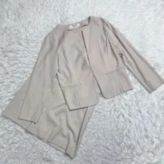 ナチュラルビューティベーシック　ノーカラー　セットアップ　スーツ　ベージュ