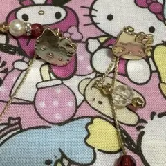 Nina mew ハローキティ　ピアス　サンリオ