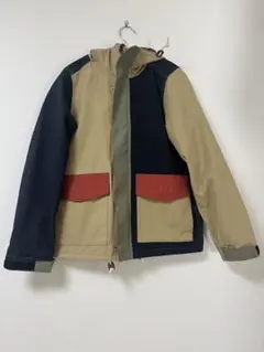 ワークマン　クレイジーカラー　マウンテンパーカ