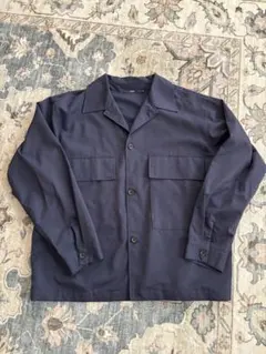 ネイビー ボタン付き長袖シャツ