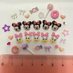 ミニー デイジー ピンク スター 星 ハート ディズニー パーツ 30こセットのサムネイル