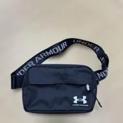 アンダーアーマー　ミニショルダーバック