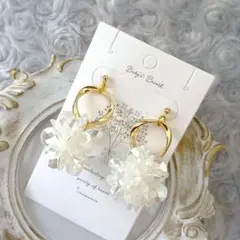 ハンドメイド ゴールドフープ パール調フラワー ピアス ゴージャス 豪華 華やか