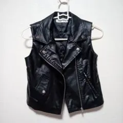 極美品 SHEIN キッズ フェイクレザー ライダースベスト 黒 130 9Yのサムネイル
