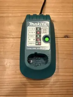マキタ  DC07SA   充電器7.2V   バッテリー1個 Amazon | マキタ(Makita) 充電器 DC07SA | 充電器