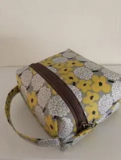 バニティ風ポーチ　ハンドメイド　メイクポーチ
