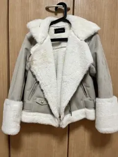 フェイクファー付きショートジャケット
