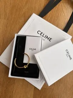 2026年最新】celine セリーヌ ノットピアスの人気アイテム - メルカリ