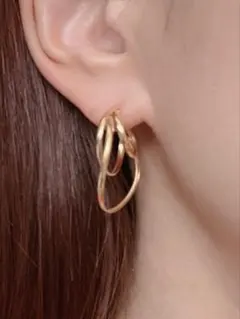 シャルロットシェネ バイカラー フープピアス - メルカリ