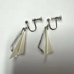 ジオメトリックモチーフ イヤリング シルバーカラー/新品未使用品
