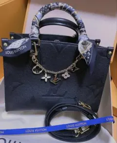 【チャーム、スカーフ付き】Louis Vuitton オンザゴー PM チャーム、スカーフ付き】Louis Vuitton オンザゴー PM - メルカリ