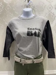 THE DAY ON THE BEACH カットソー グレー 黒 ロゴ 5分袖のサムネイル