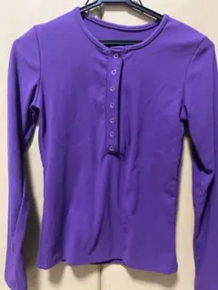 紫色 ボタン付きヘンリーネック 長袖