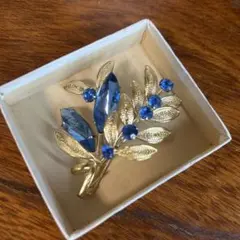 ヴィンテージ青色クリスタルの葉デザインブローチ