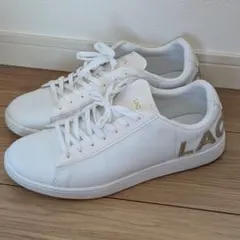 LACOSTE　スニーカー　ゴールドロゴ　ラコステ