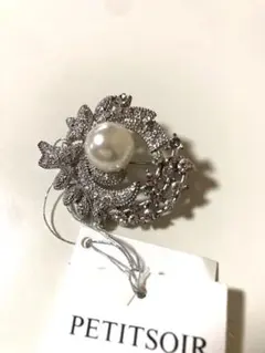 東京ソワール　PETITSOIR ホワイトパール　ブローチ コサージュ　未使用