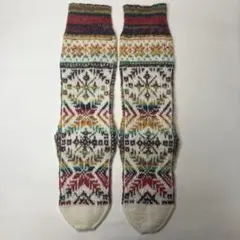 ♦︎ハンドメイドの編み込み靴下♦︎ （22〜24㎝程度）赤系