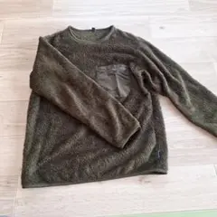 ユニクロ　薄手　ボアカットソー　カーキ　ポケット
